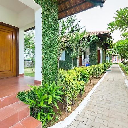 Hotel Riverside Resort And Spa Kumbakonam Buitenkant foto