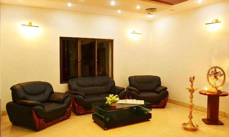 Hotel Riverside Resort And Spa Kumbakonam Buitenkant foto