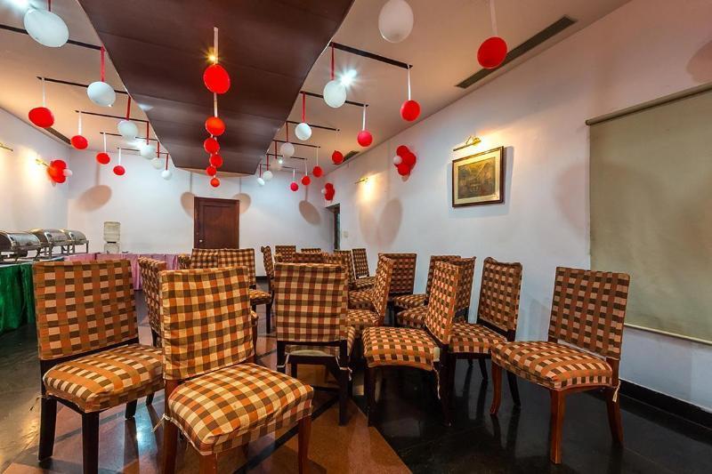 Hotel Riverside Resort And Spa Kumbakonam Buitenkant foto