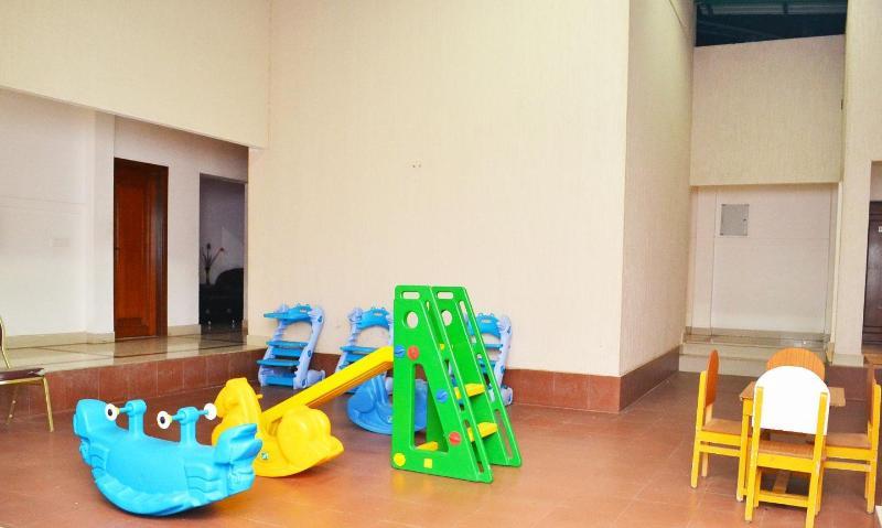 Hotel Riverside Resort And Spa Kumbakonam Buitenkant foto