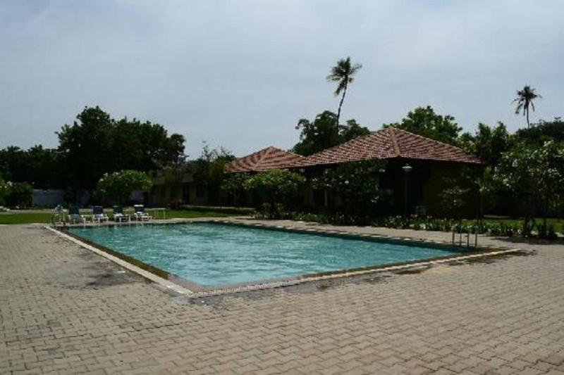 Hotel Riverside Resort And Spa Kumbakonam Buitenkant foto